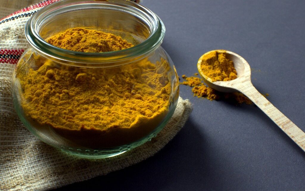 Turmeric to remove tan at home