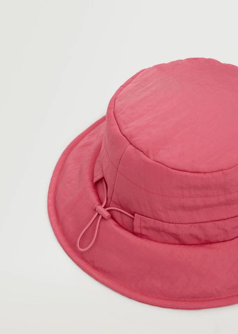 wardrobe basics checklist - hat
