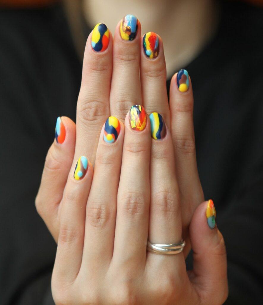 Best Nail Shape For Your Fingers And How To Choose Them - Round Shape