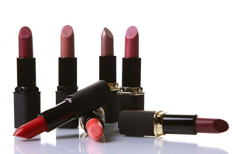 makeup essentials for lips - must-have makeup products