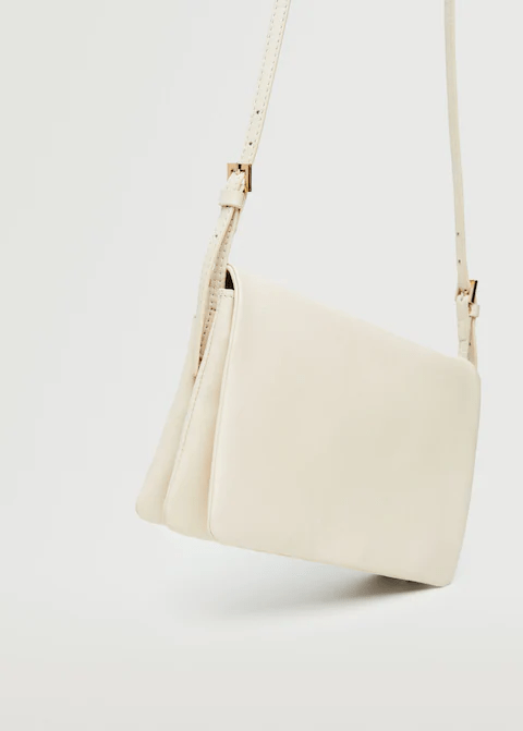 crossbody bag in capsule wardrobe checklist