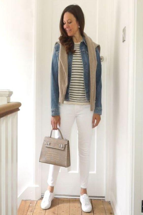 white jeans + black white striped t-shirt in cute summer outfit ideas