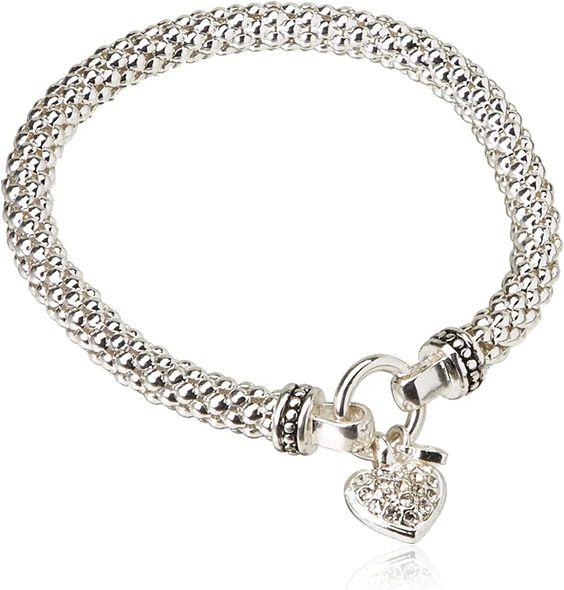 bracelets in cute summer outfit ideas