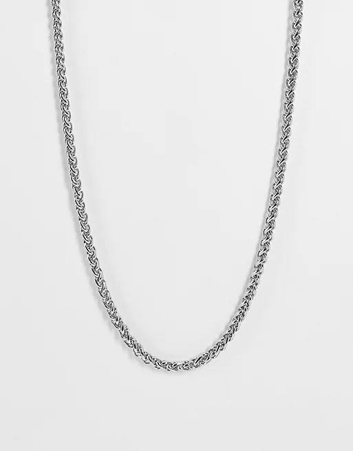 necklace in cute summer outfit ideas