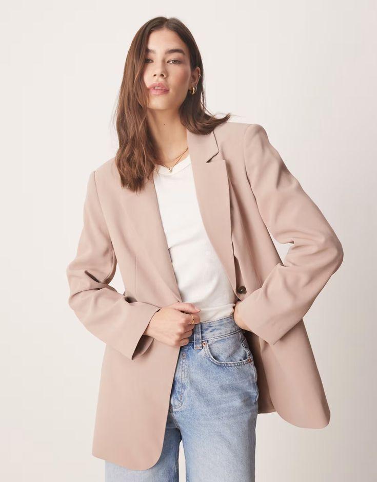 relaxed blazer - spring summer 2025 fashion trends